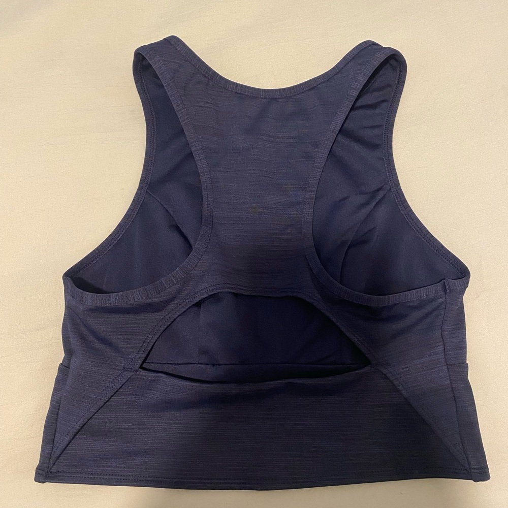 Cropped sports tank